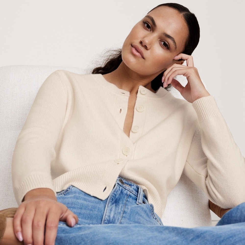 NWT Banana Republic Relaxed Casual Ivory Cardigan Size XL.